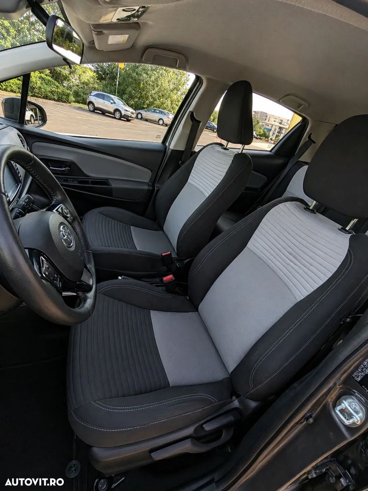 Toyota Yaris - 10