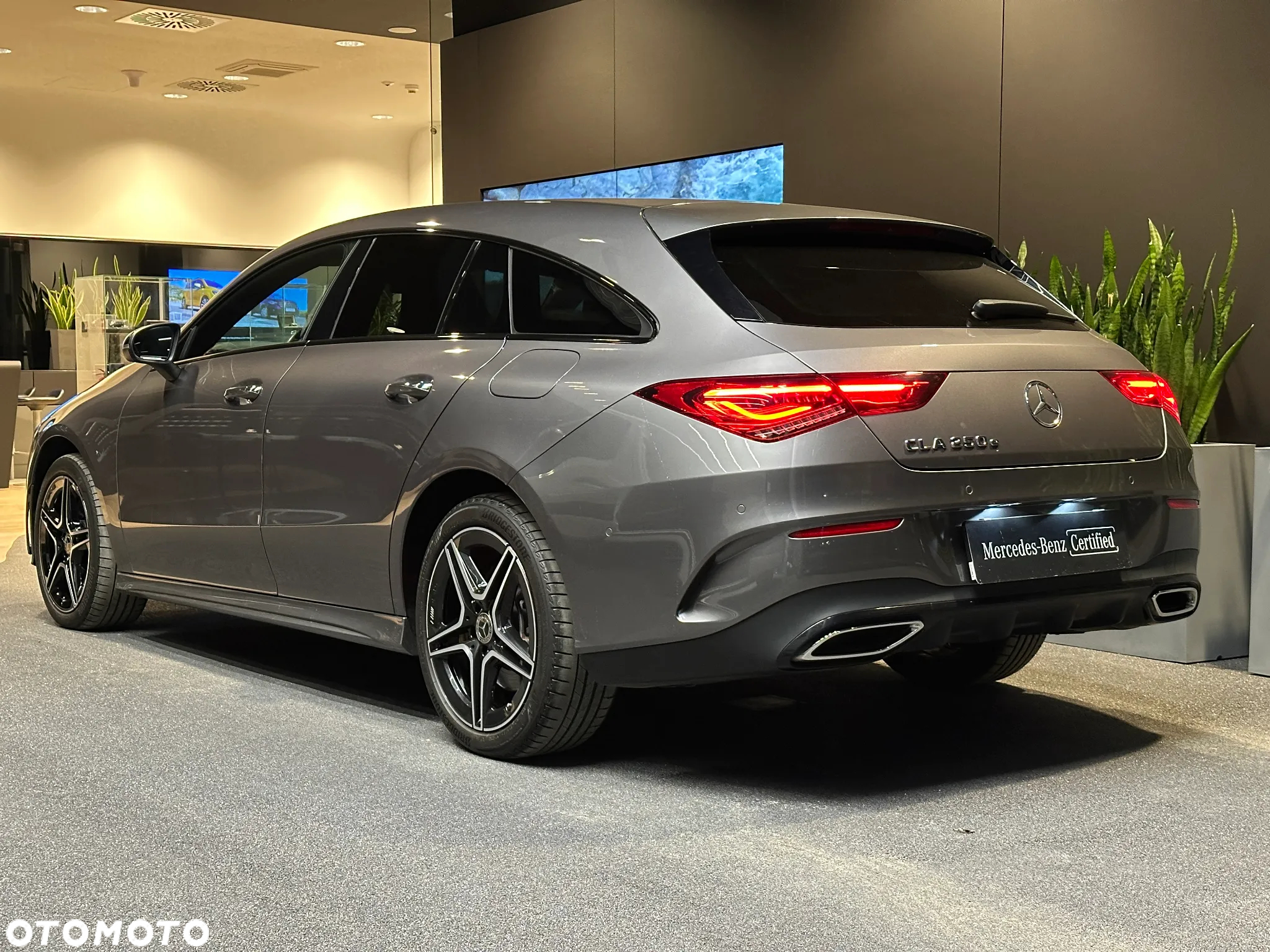 Mercedes-Benz CLA 250 E AMG Line 8G-DCT - 2