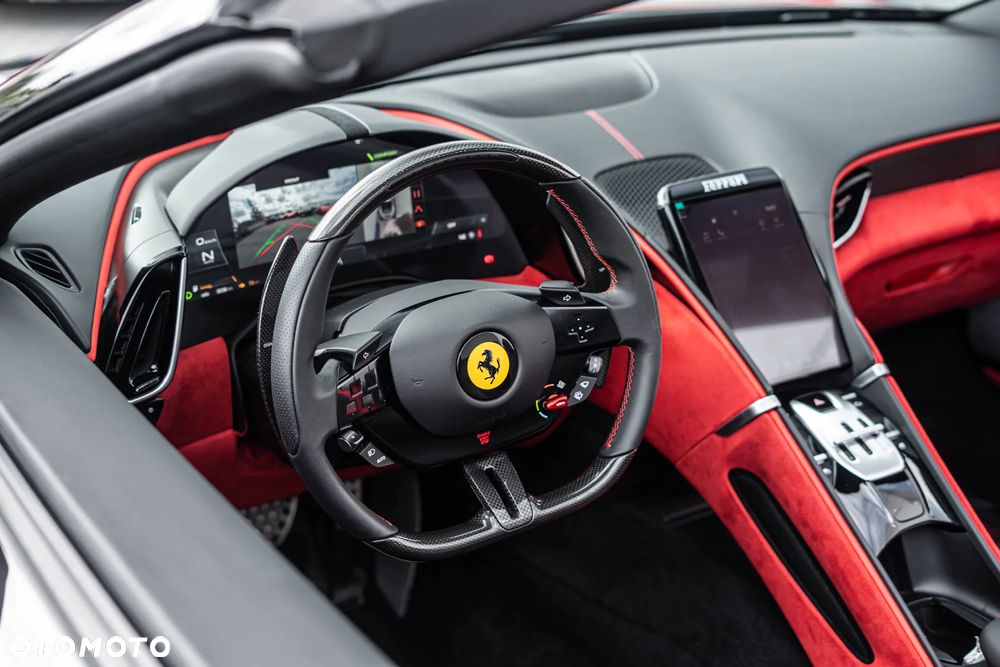 Ferrari Roma Spider - 25