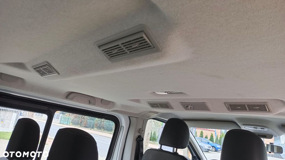 Renault Trafic - 25