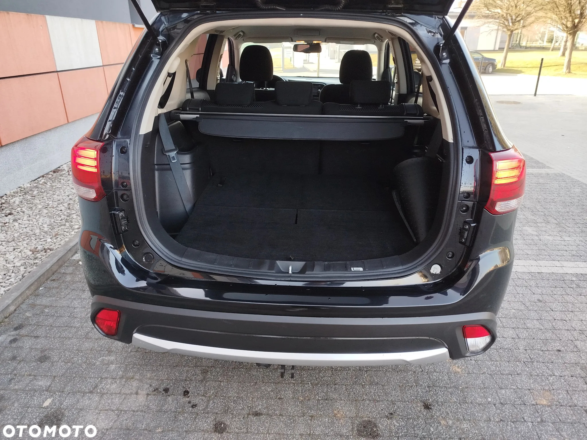 Mitsubishi Outlander 2.2 DID Intense + - 25