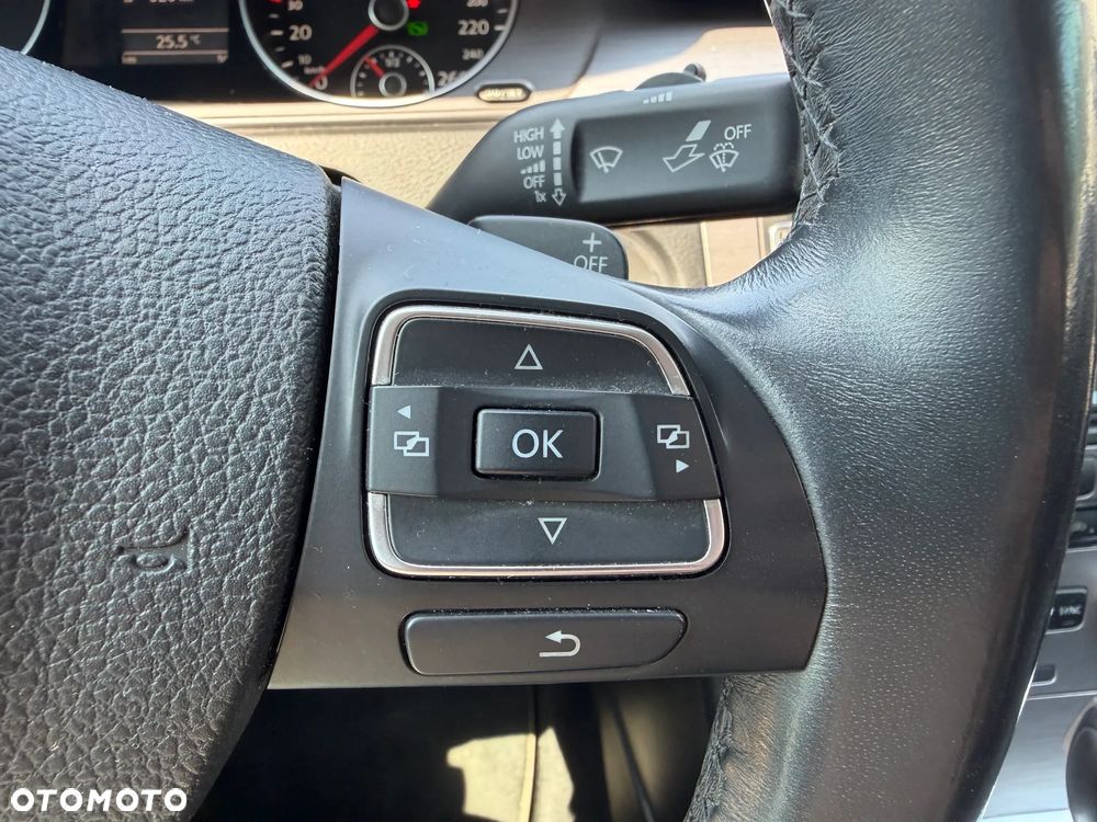 Volkswagen Passat 2.0 TDI Comfortline DSG - 16