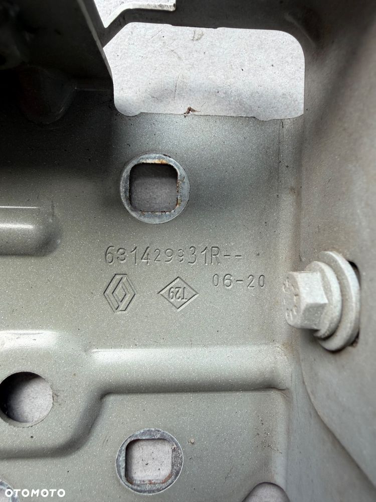 Mocowania błotników komplet lewa prawa Renault Master III IV 631429931R 631438806R - 3