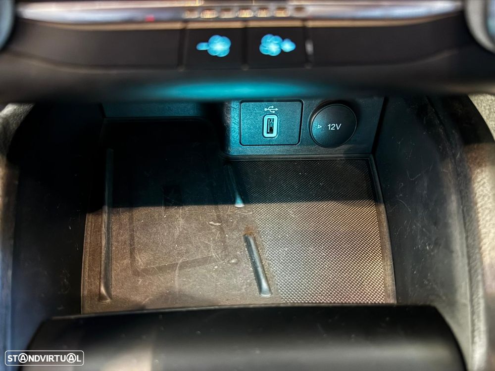 Ford Focus 1.0 EcoBoost MHEV ST-Line - 28