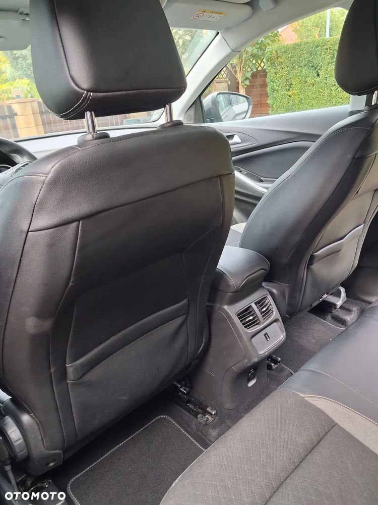Opel Grandland X 1.2 T GPF Design&Tech S&S - 25