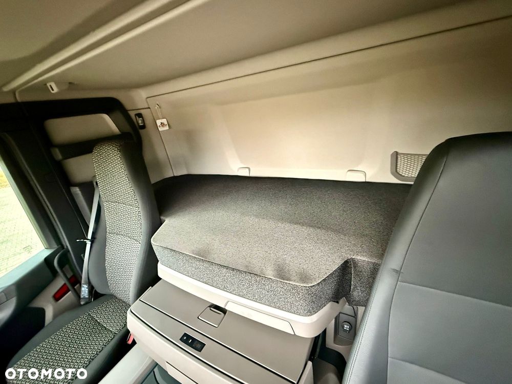 Scania P320 / PLATFORMA / NOWY / 5 TYŚ KM / SYPIALKA / 2023 ROK / CAŁA NA PODUSZKACH / 7.7 M DŁUGOŚCI / LAWETA / DO PRZEWOZU MASZYN ROLNICZYCH ITP - 29