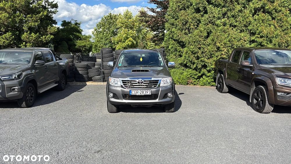 Toyota Hilux 4x4 Double Cab Life - 3