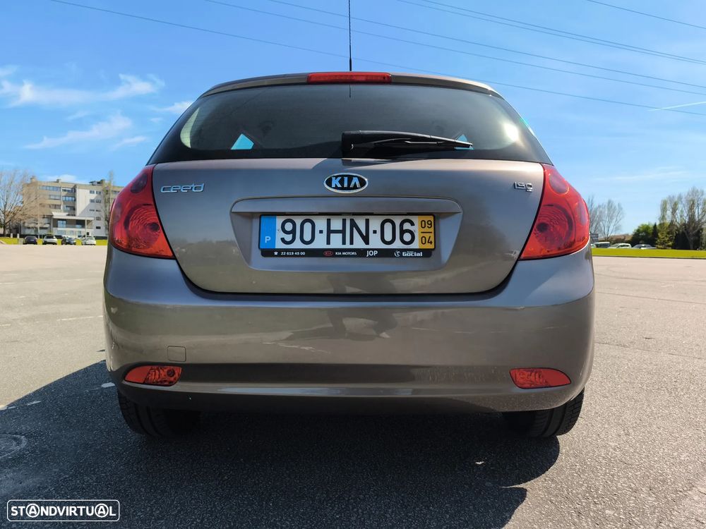 Kia Ceed 1.4 CVVT EX ISG - 24