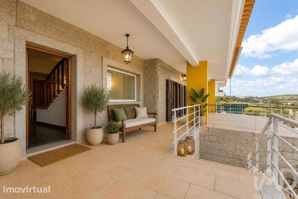 Casa / Villa T5 em Barcarena de 301 m2 - Grande imagem: 4/39