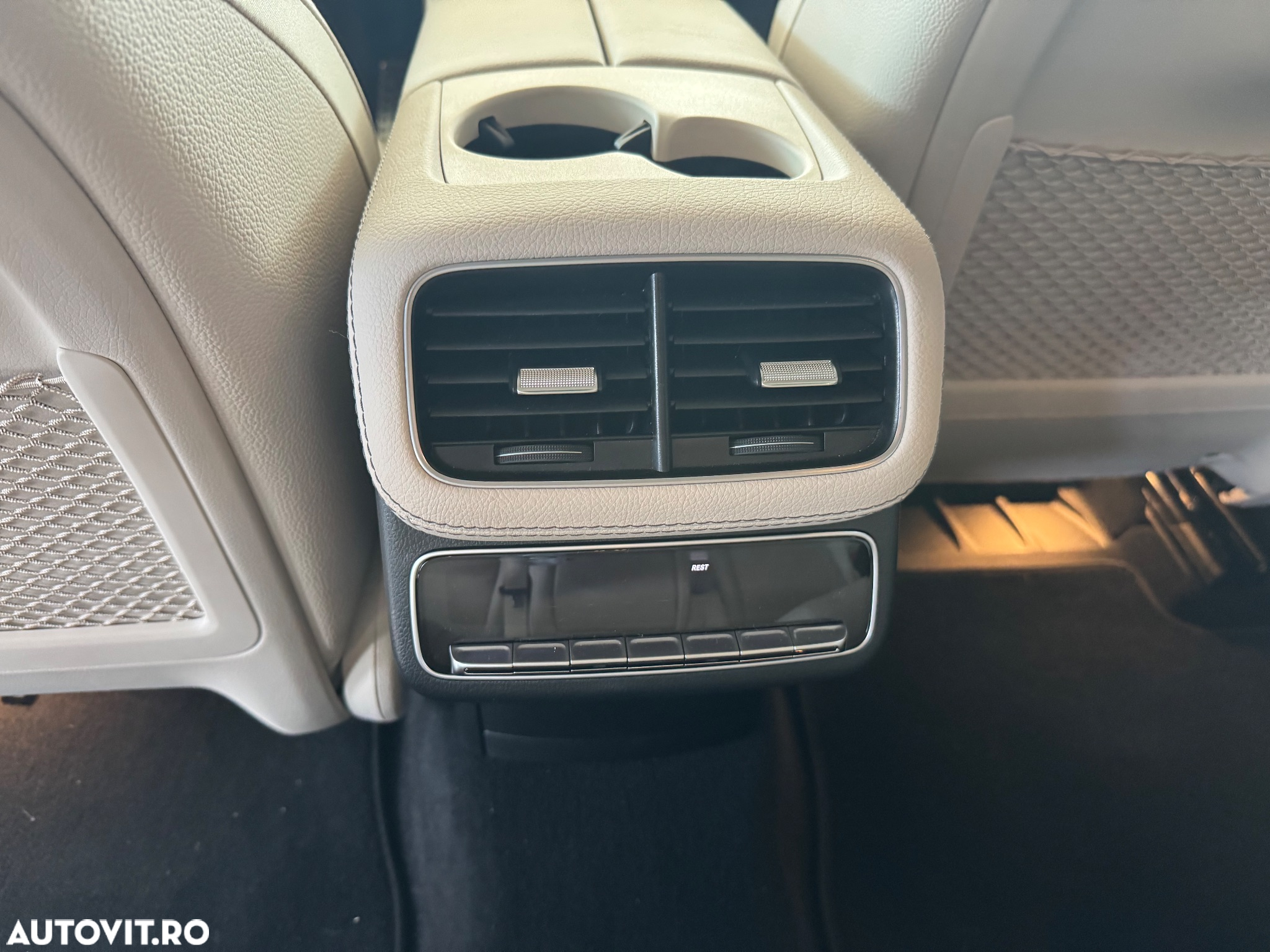 Mercedes-Benz GLS 450 4Matic 9G-TRONIC Exclusive - 10