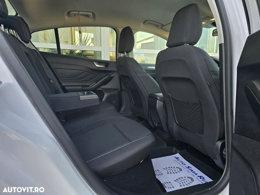 Ford Focus - 13