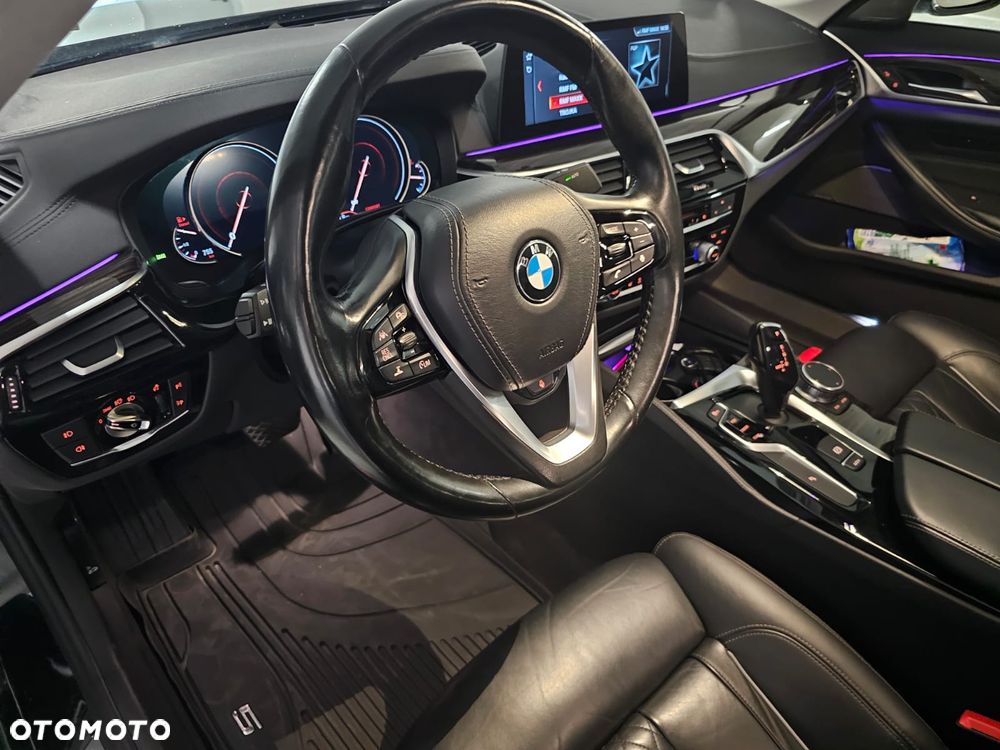 BMW Seria 5 530d Luxury Line - 6