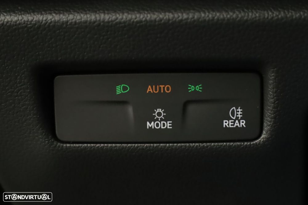 VW Passat Variant 1.5 TSI eHybrid DSG - 19