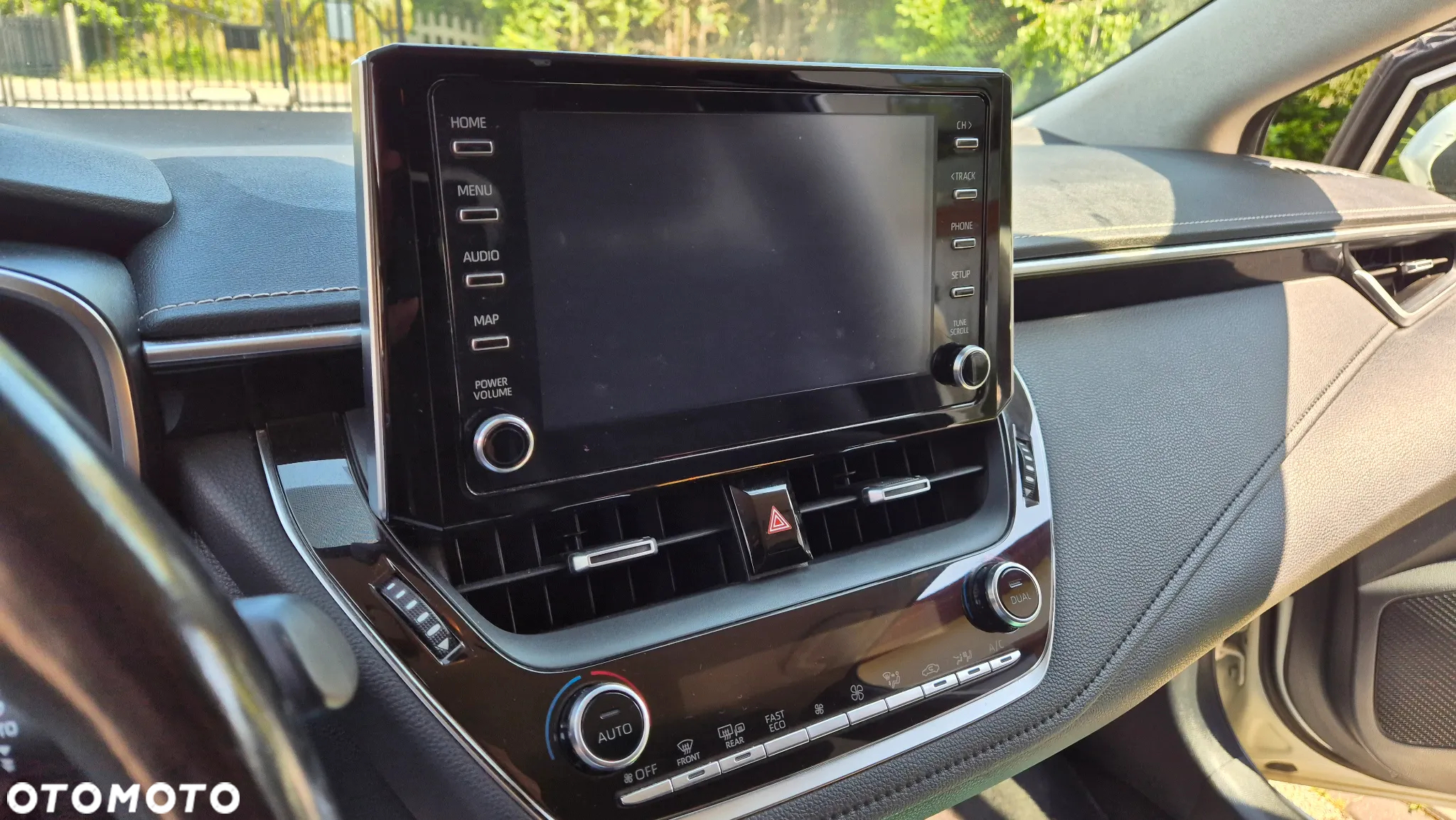 Toyota Corolla 1.8 Hybrid Executive - 12