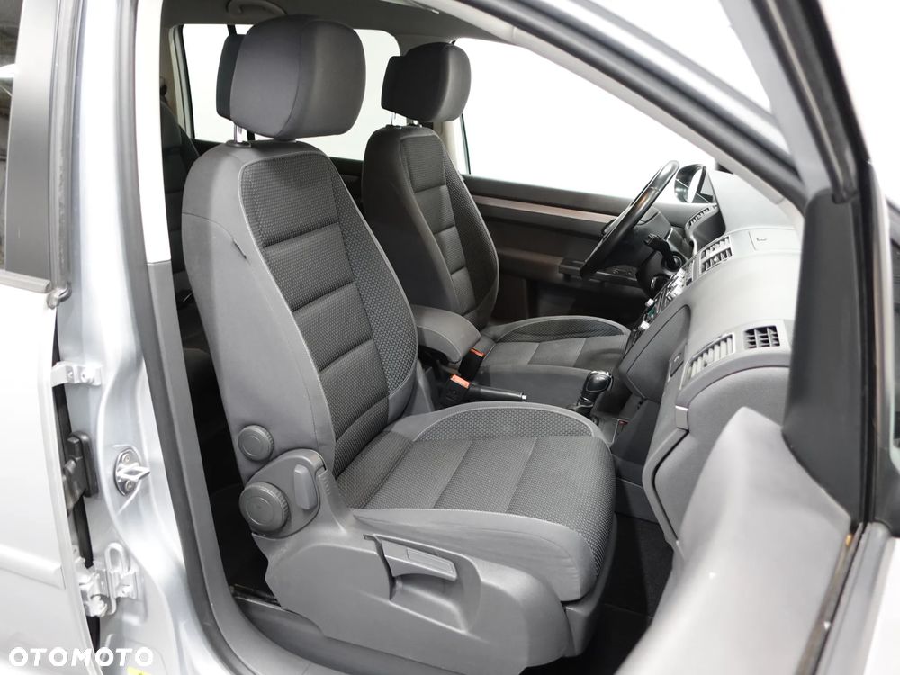 Volkswagen Touran 1.6 TDI DPF BlueMotion Technology DSG Comfortline - 27