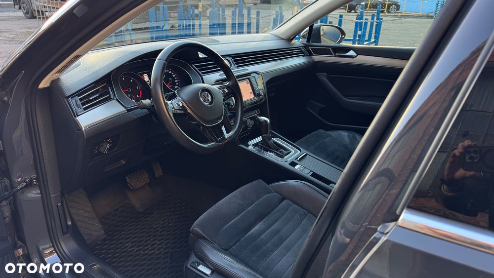 Volkswagen Passat 2.0 TDI (BlueMotion Technology) DSG Highline - 16