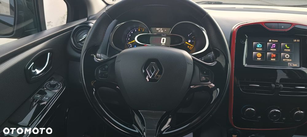 Renault Clio - 25