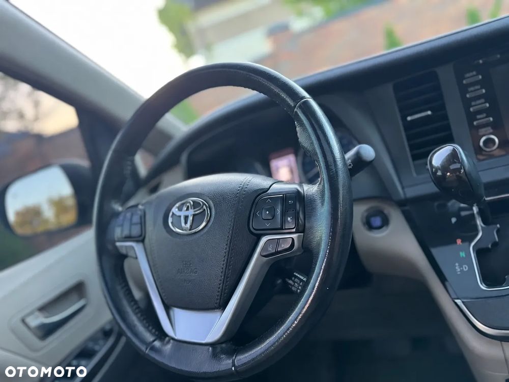Toyota Sienna 3.5 V6 - 9