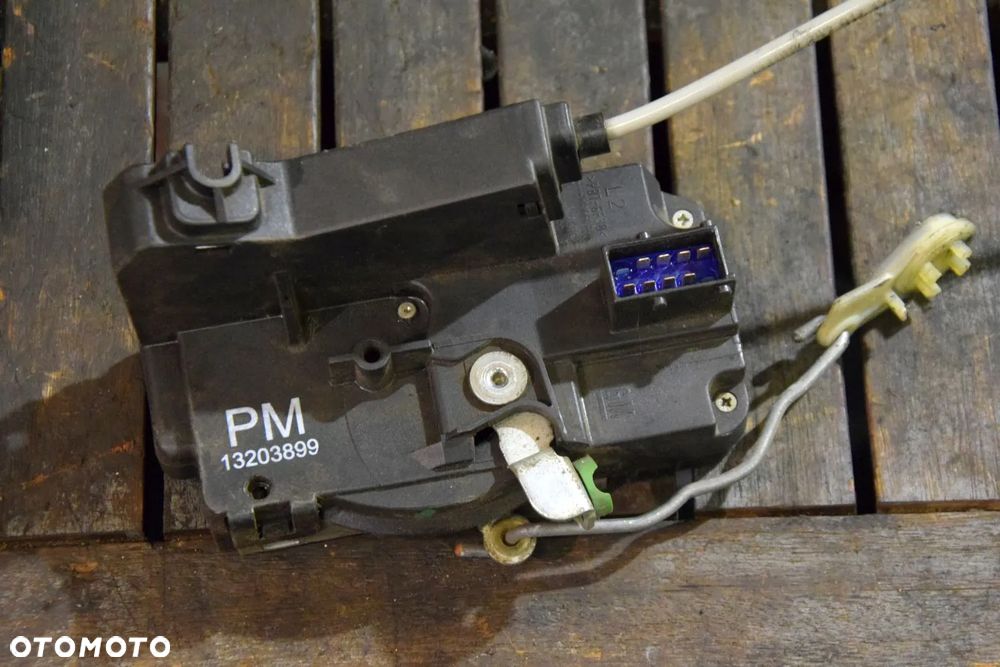 Opel Meriva A Zamek drzwi lewy przód kierowcy 13203899 8PIN - 2