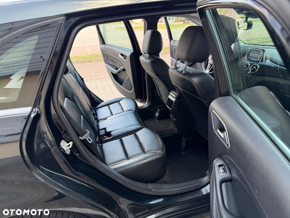 Mercedes-Benz Klasa B 180 d BlueEFFICIENCY Edition - 24