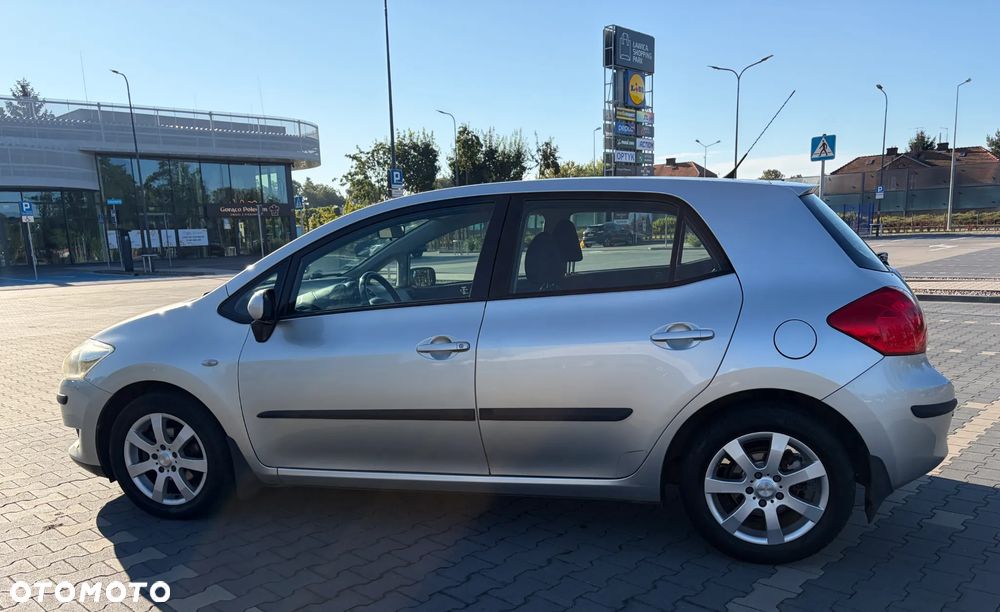 Toyota Auris 1.6 VVT-i Executive - 5