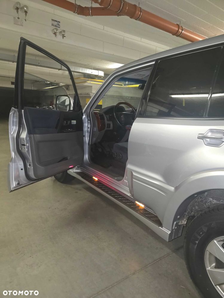 Mitsubishi Pajero - 5