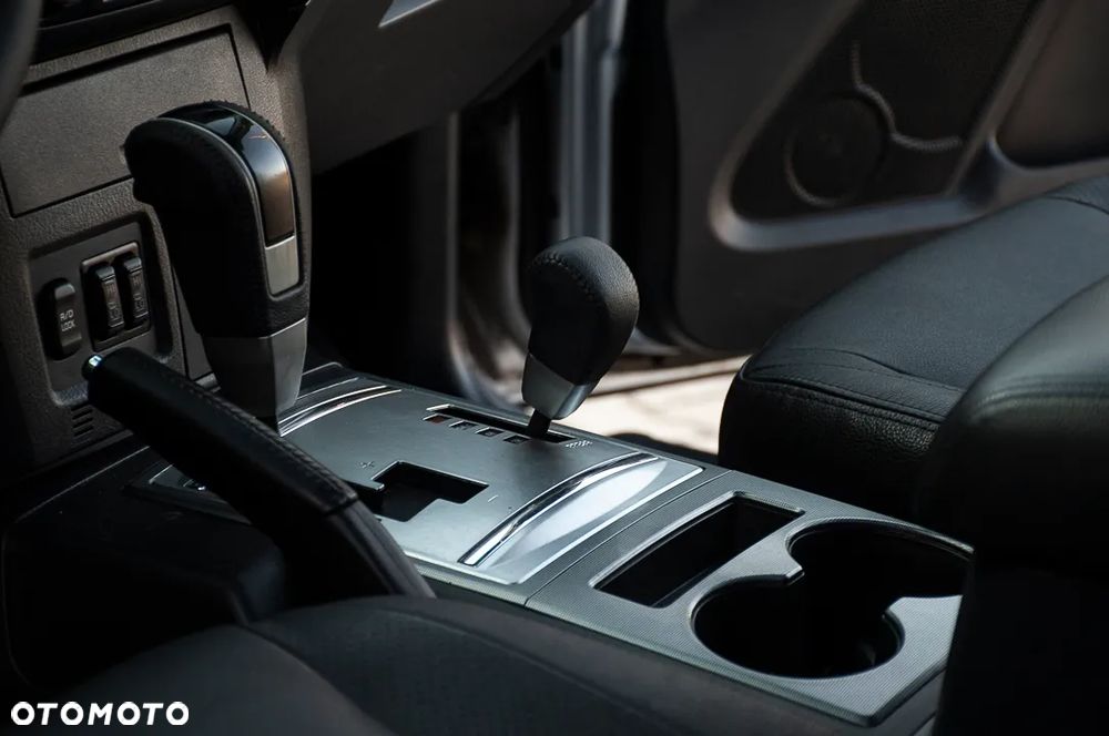 Mitsubishi Pajero 3.2 DI-D Automatik Limited Edition - 8