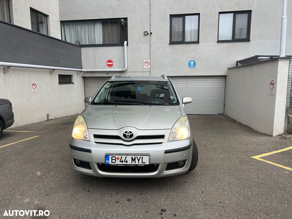 Toyota Corolla Verso 2.2 D-4D Sol - 1