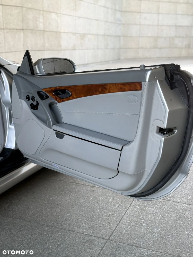Mercedes-Benz SL 55 AMG - 12