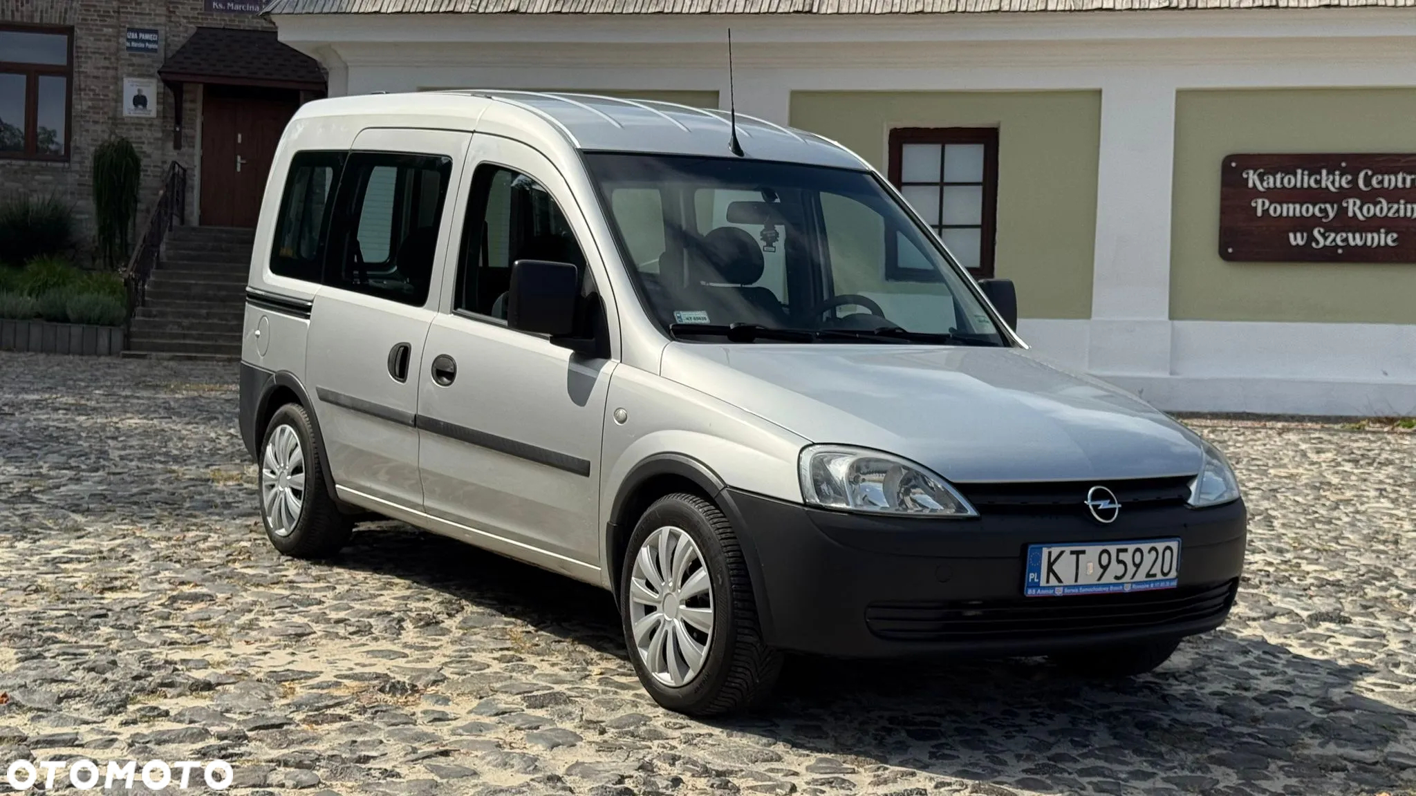 Opel Combo Tour 1.6 CNG Cosmo - 2