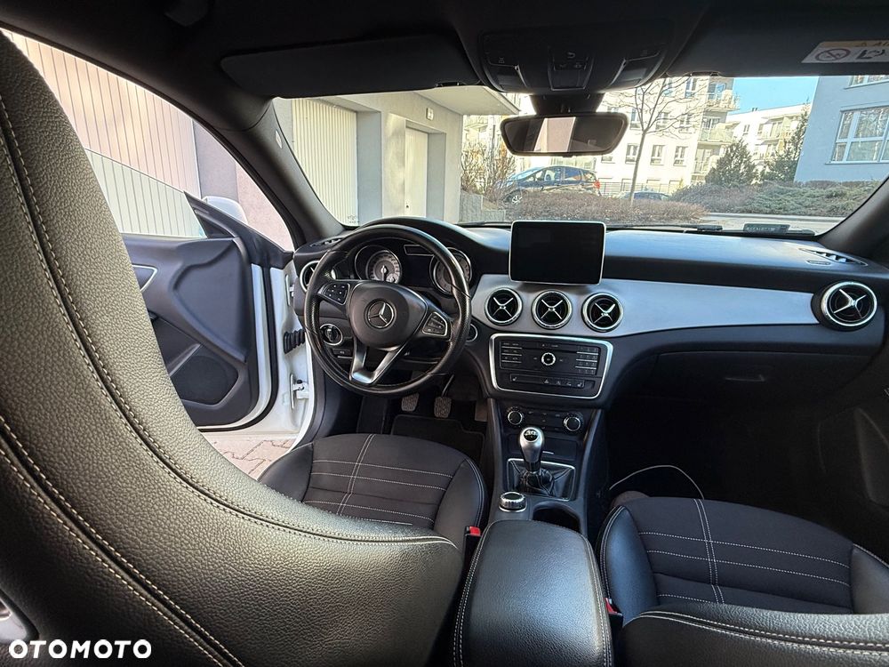 Mercedes-Benz CLA 200 - 10