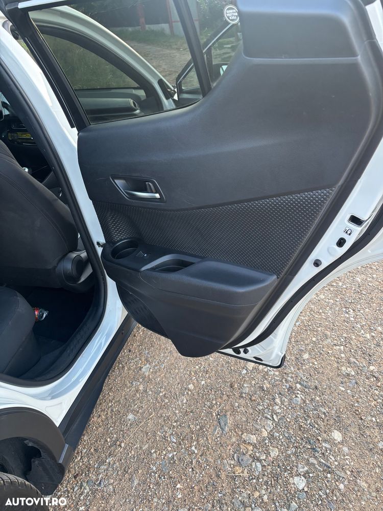 Toyota C-HR Lounge - 10