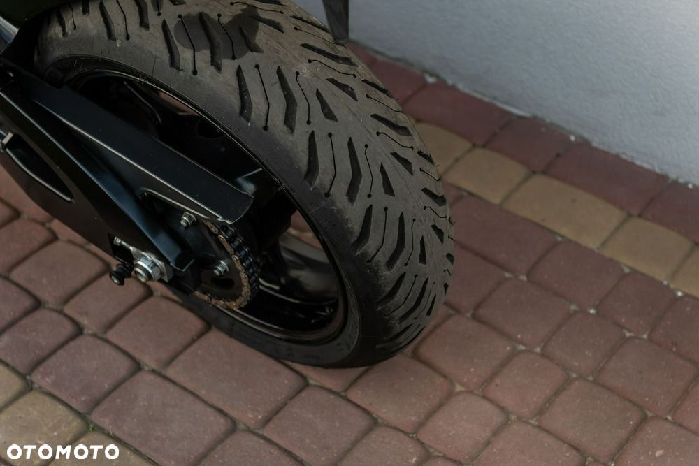 Suzuki GSX-R - 10