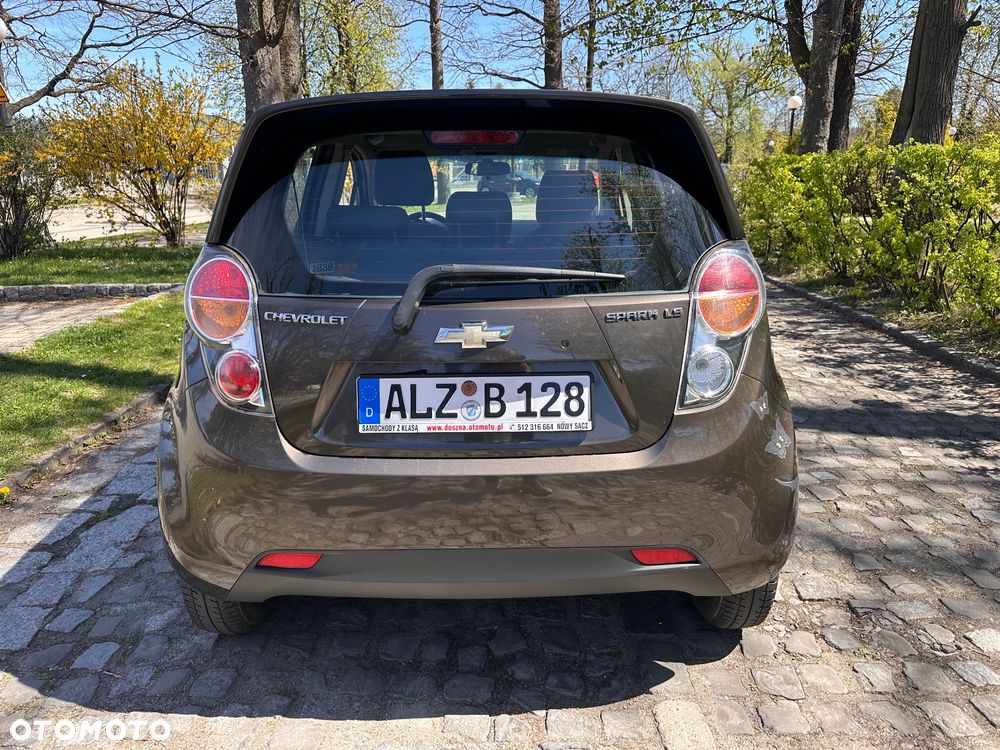 Chevrolet Spark 1.0 LT - 24