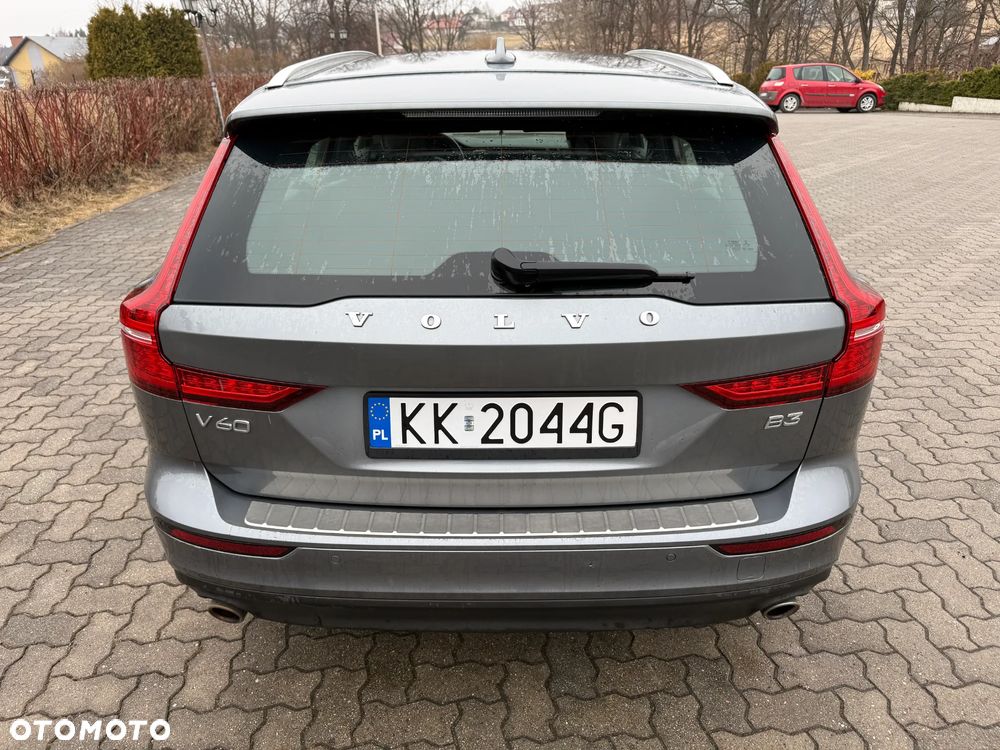 Volvo V60 B3 B DKG Essential - 4