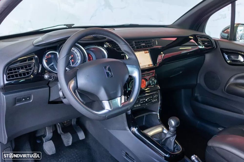 Citroën DS3 1.6 e-HDi So Chic - 17