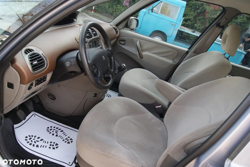 Citroën Xsara Picasso 1.8i Confort - 21