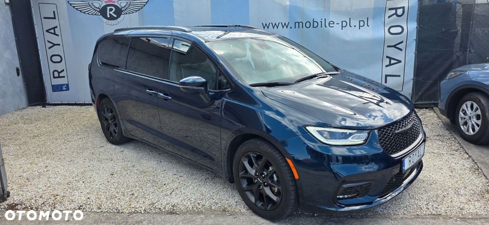 Chrysler Pacifica - 2