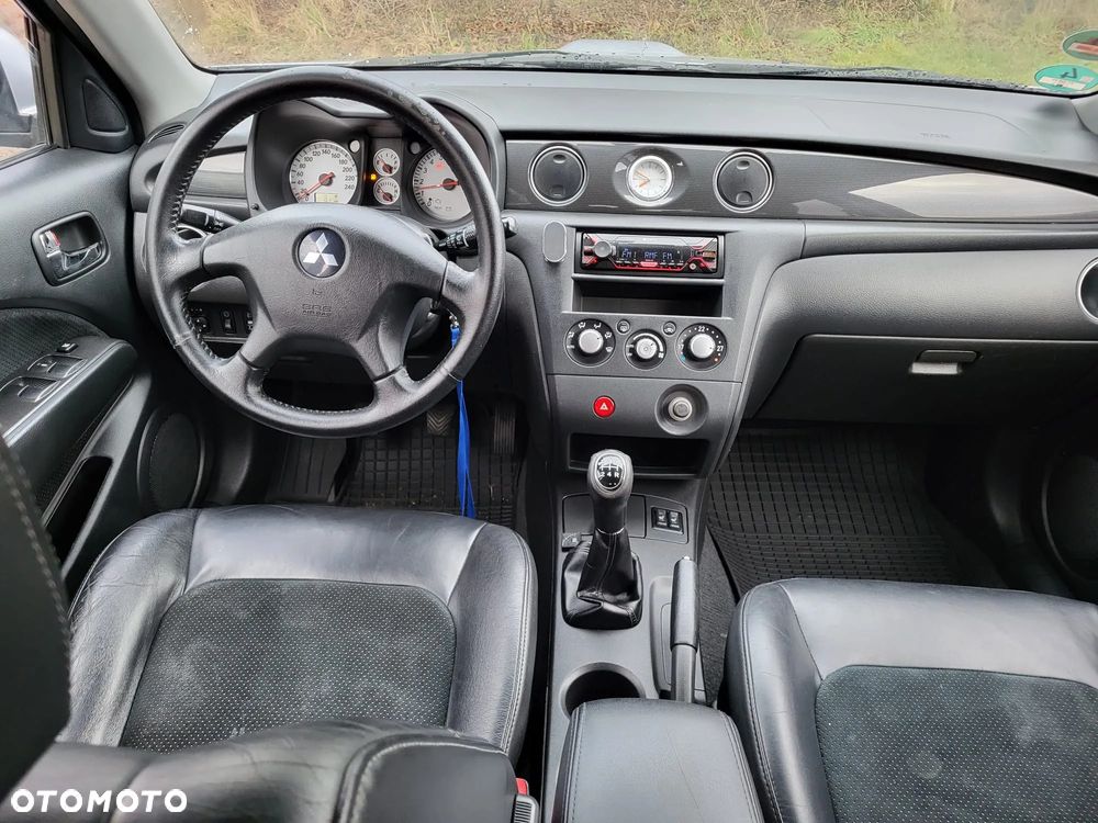 Mitsubishi Outlander 2.0 Turbo - 8