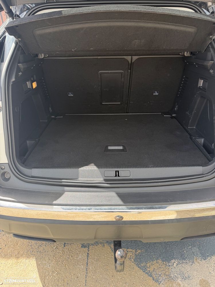Peugeot 3008 1.2 PureTech Allure Pack EAT8 - 29