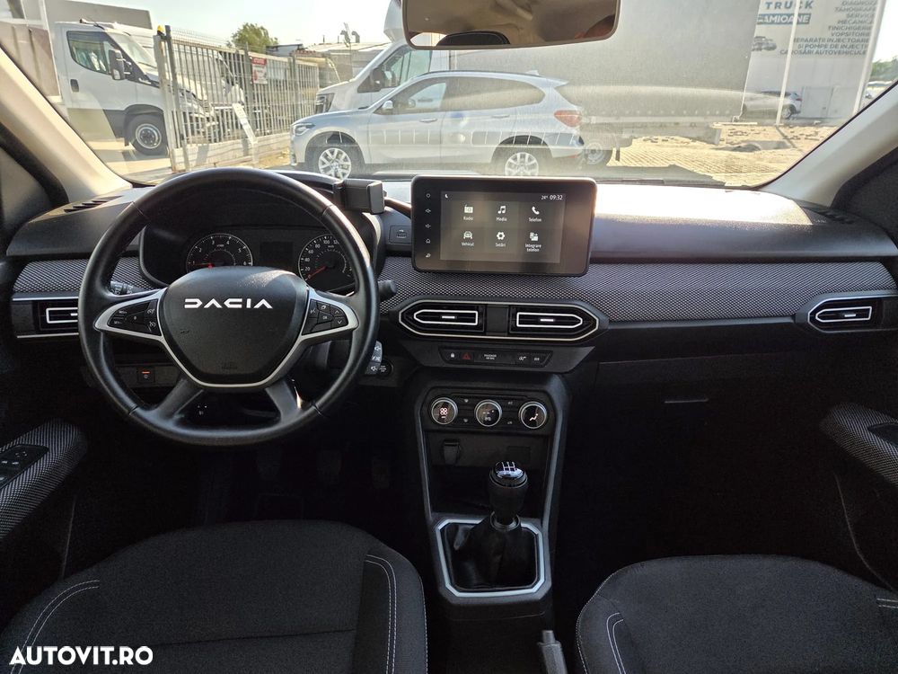 Dacia Sandero TCe 90 MT5 Journey - 17