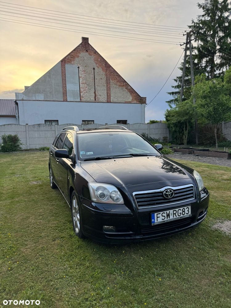 Toyota Avensis - 8