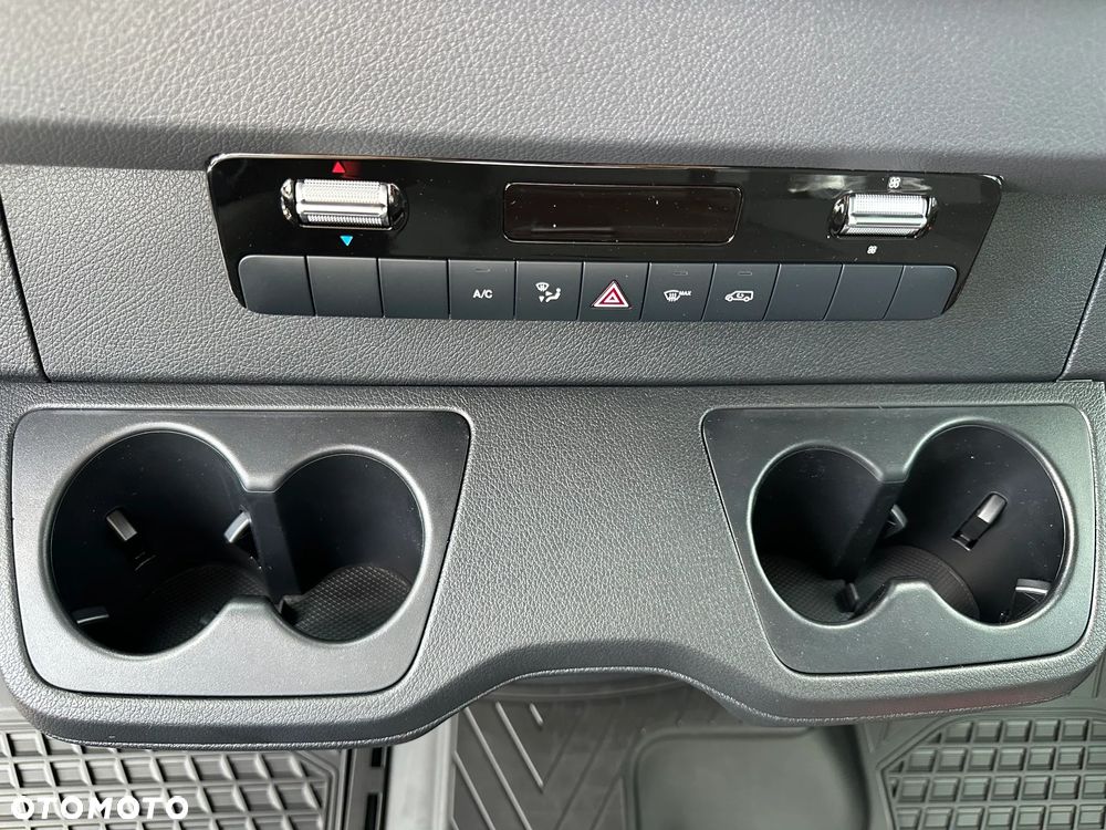 Mercedes-Benz Sprinter - 18