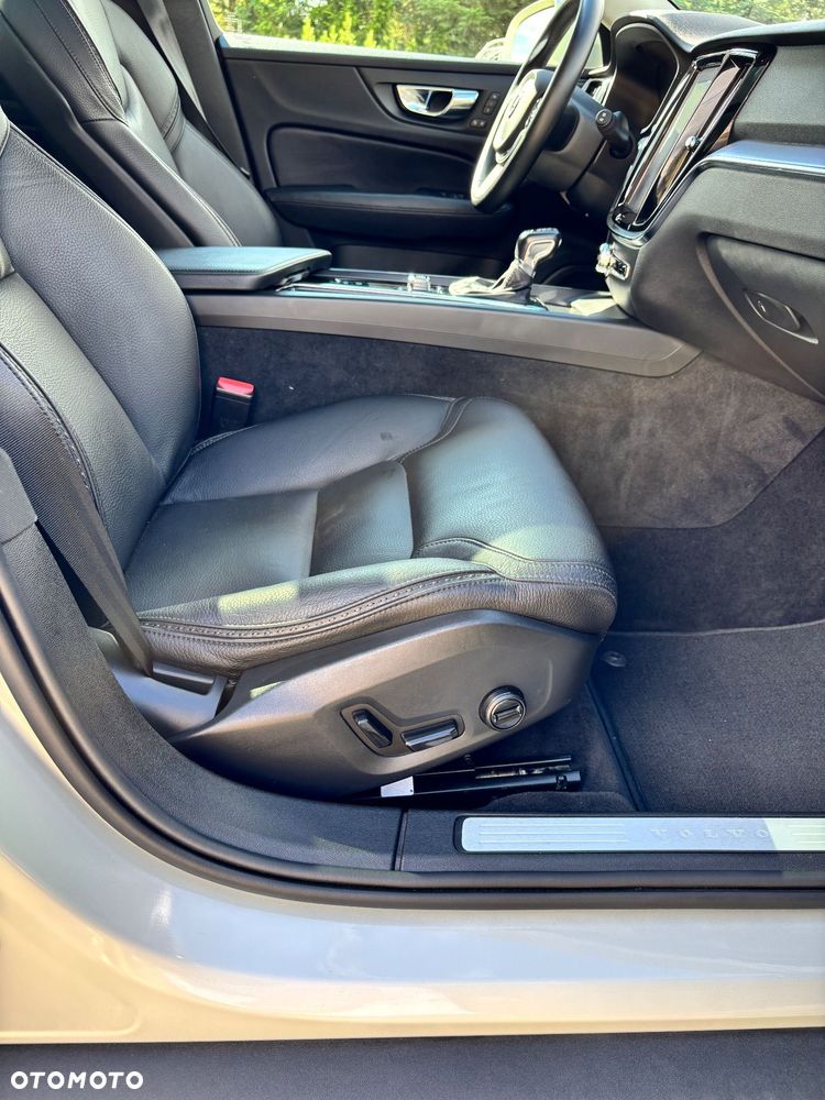Volvo V60 Cross Country T5 AWD Geartronic - 22