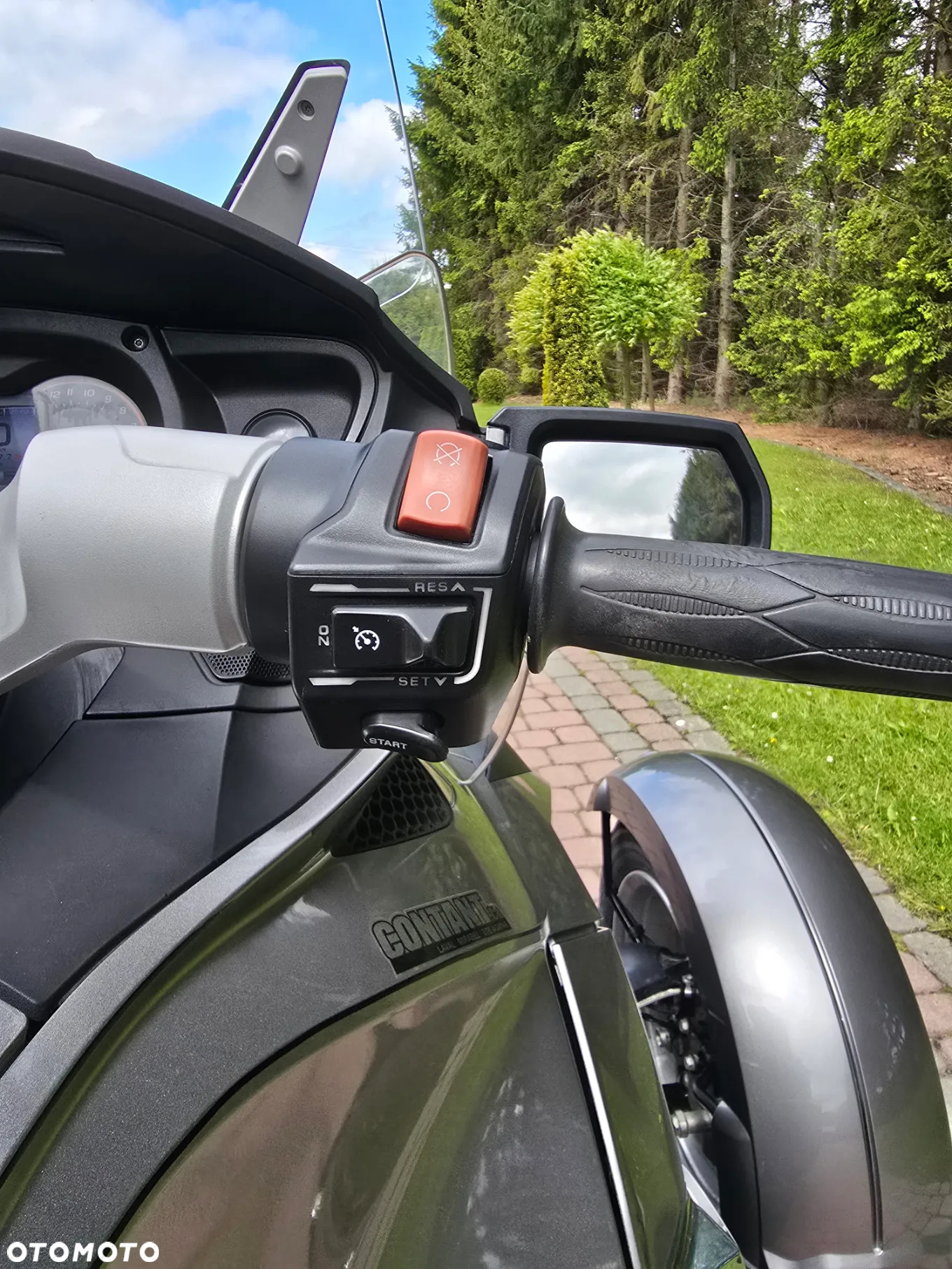 Can-Am Spyder - 9