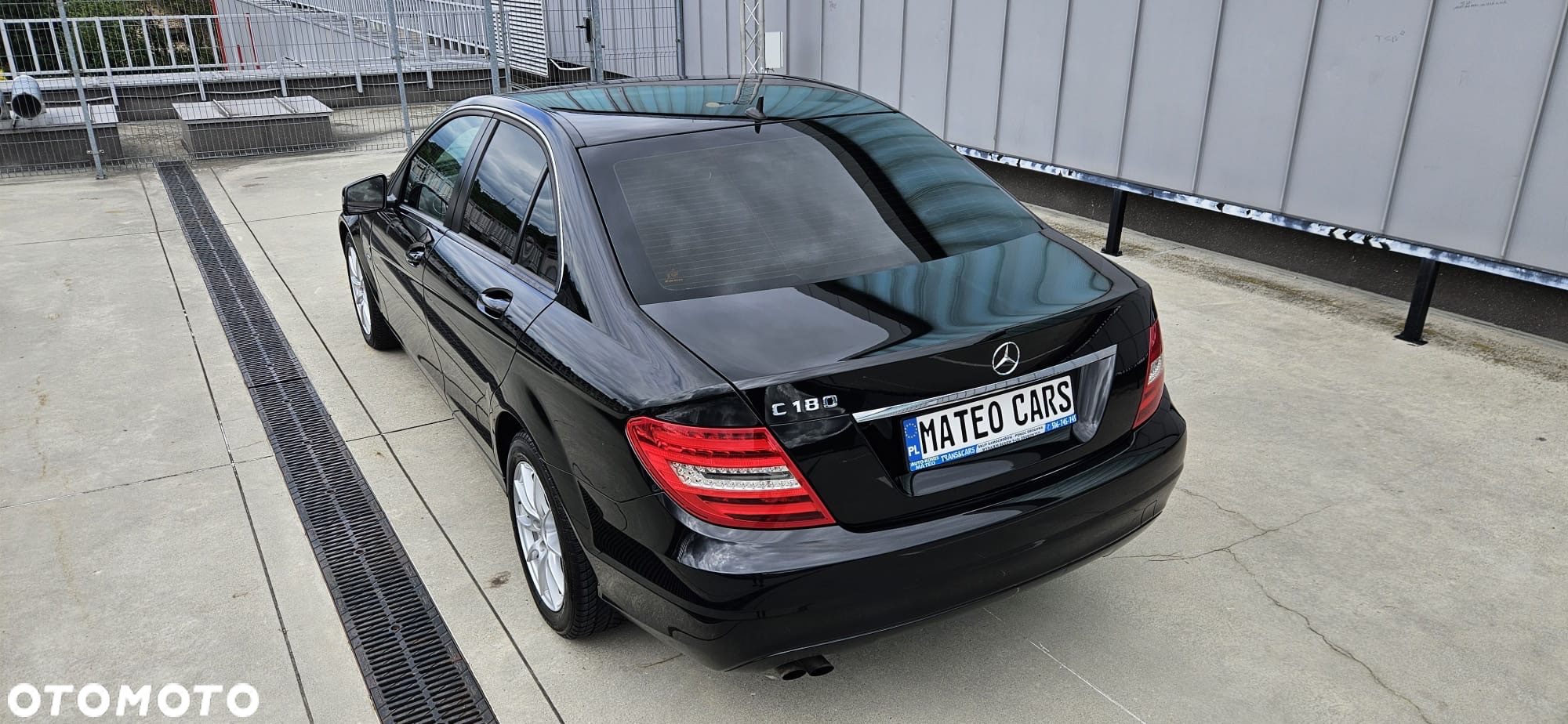 Mercedes-Benz Klasa C 180 CGI BlueEff Avantgarde - 25