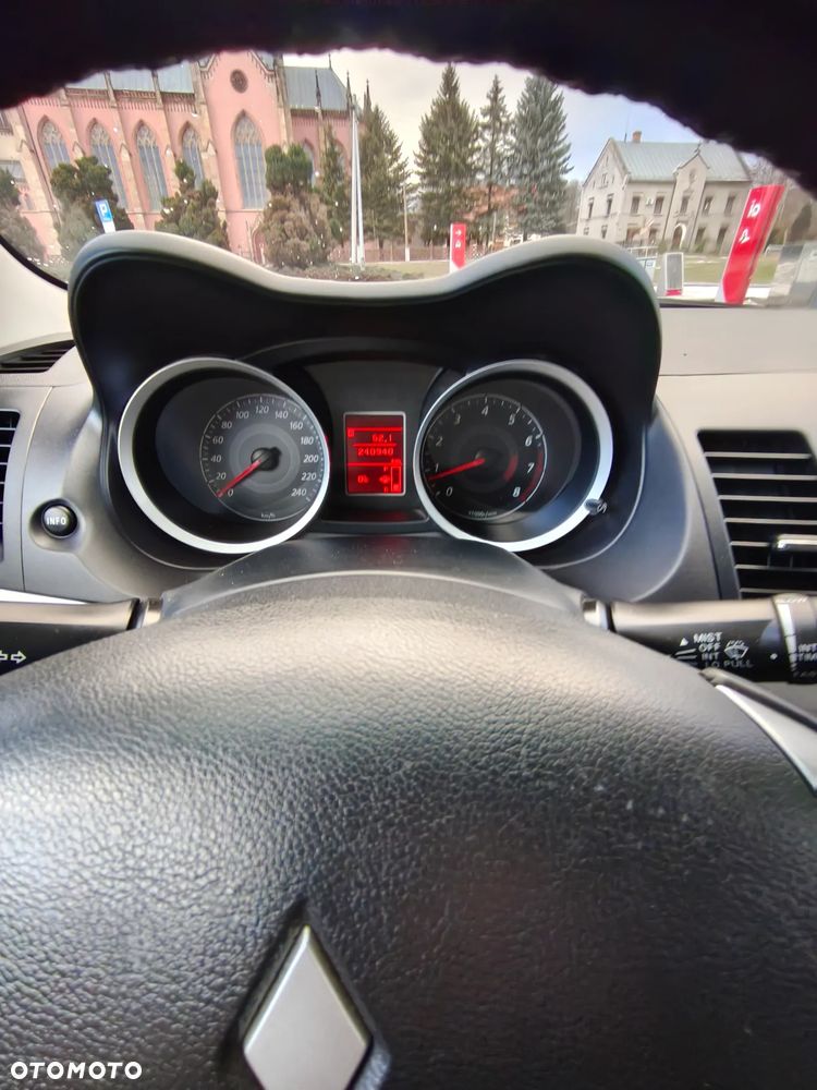 Mitsubishi Lancer 1.8 Inform - 2