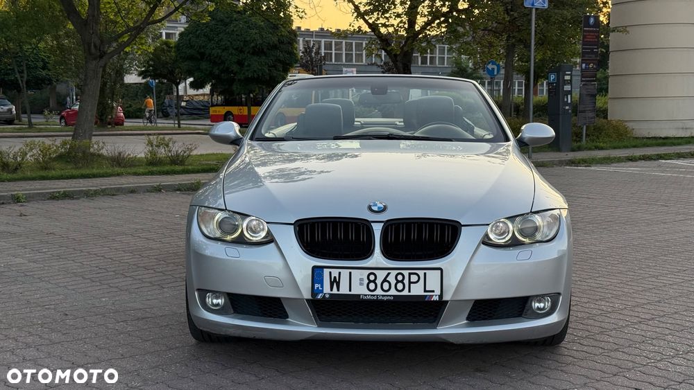BMW Seria 3 325i Cabrio - 8