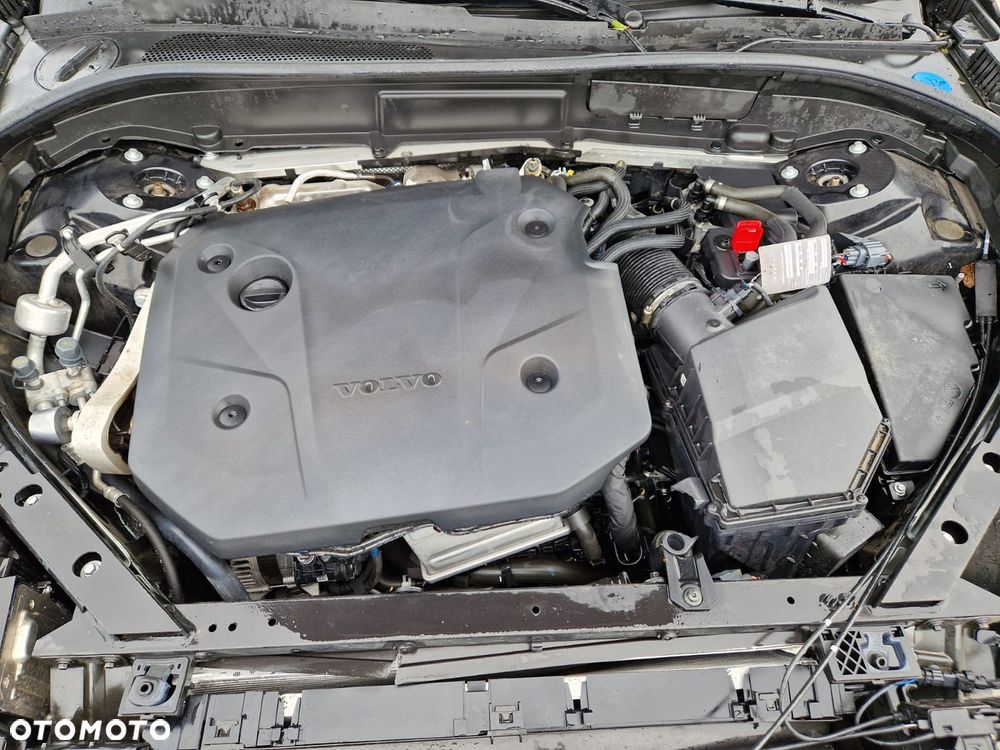 Volvo XC 60 B4 D AWD Plus Bright - 18