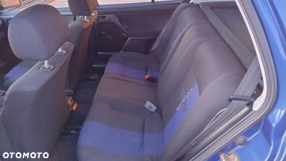 Volkswagen Golf 1.6 - 15